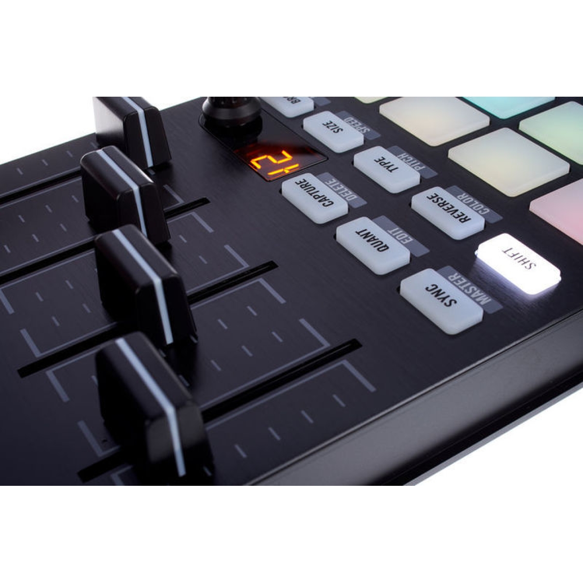 Native Instruments Traktor Kontrol F1 DJ контроллер для работы с ПО NI  Traktor купить в Москве и РФ недорого