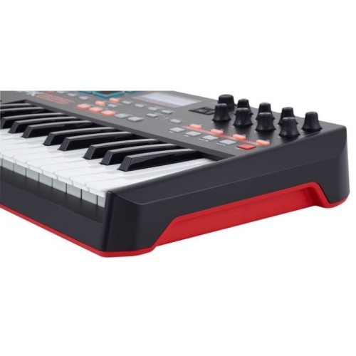 Akai MPK225 MIDI-клавиатура