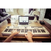 Arturia KeyLab Essential 61 MIDI клавиатура, 61 клавиша