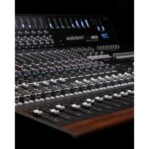 Audient ASP4816-HE 16-канальный аналоговый студийный микшер