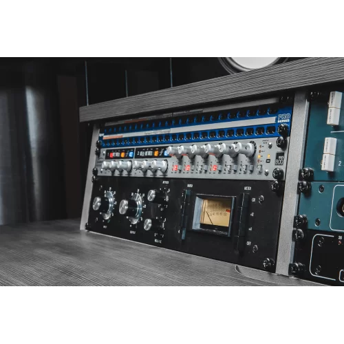 Audient ASP800 8-канальный микрофонный предусилитель