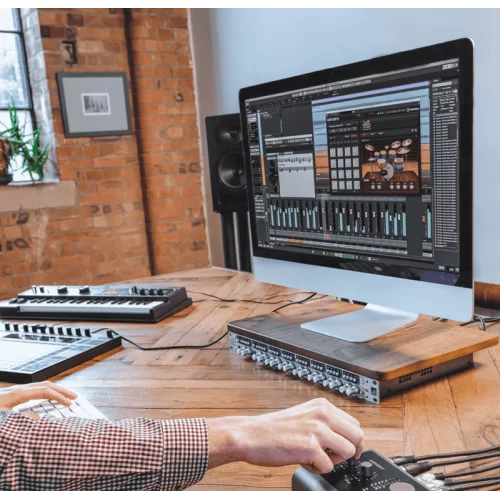 Audient ASP880 8-канальный микрофонный предусилитель