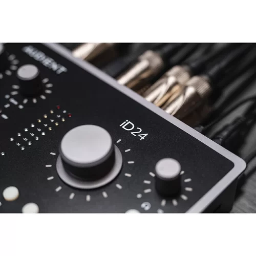 Audient iD24 Аудиоинтерфейс USB