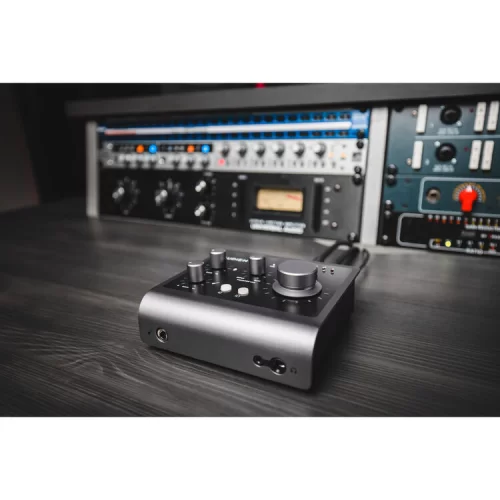 Audient iD4 MKII Аудиоинтерфейс USB