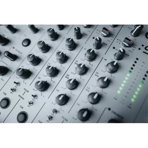 Allen & Heath Xone:96 8-канальный DJ-микшер