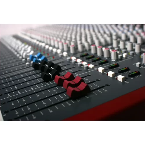 Allen & Heath ZED-420  (ZED2042) 20-канальный аналоговый микшер