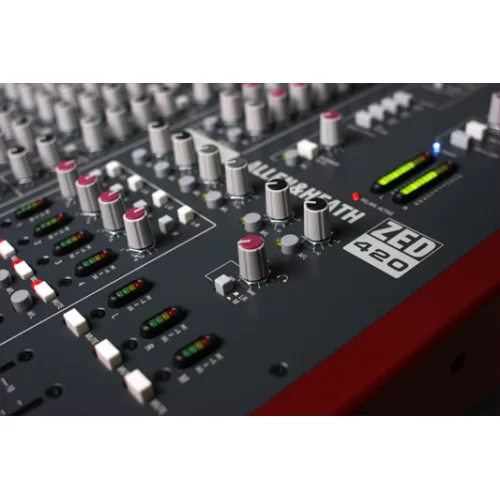 Allen & Heath ZED-420  (ZED2042) 20-канальный аналоговый микшер