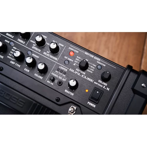 Boss Dual Cube Bass LX (DCB-LX) Басовый комбо, 10 Вт., 2х5"