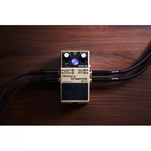 Boss RT-2 Гитарная педаль для имитации звука вращающегося динамика
