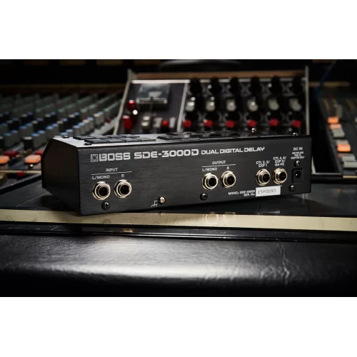 Boss SDE-3000D Гитарная педаль Dual Digital Delay
