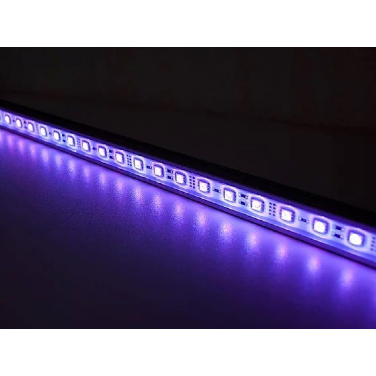 Подсветка купить в челябинске. Линейка SMD светодиодная RGB. Светодиодная алюминиевая линейка РГБ. Светодиодная лента 1500 люмен. Светодиодная RGB-линейка d28 (длина 1 метр).