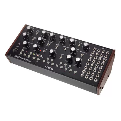 Moog Mother-32 аналоговый синтезатор