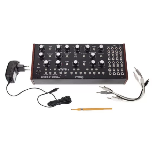 Moog Mother-32 аналоговый синтезатор