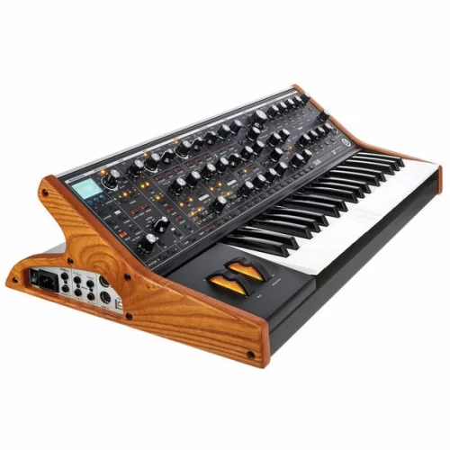 Moog Sub 37 Аналоговый синтезатор