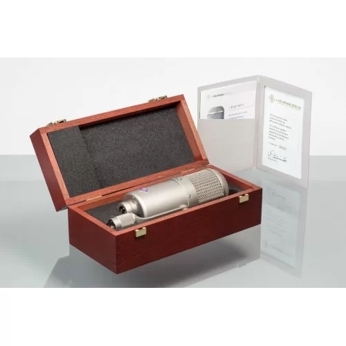 Neumann U 47 FET Студийный микрофон