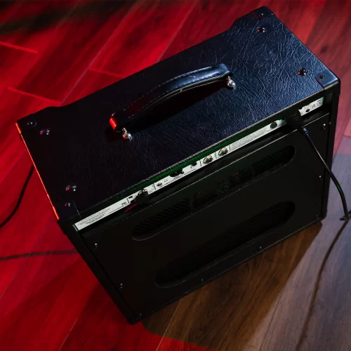 Peavey invective 20 112 Ламповый гитарный комбоусилитель, 20 Вт., 12"