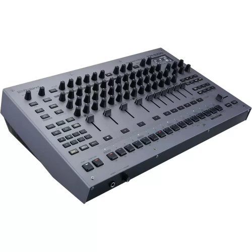Roland TR-1000 Аналоговая драм-машина
