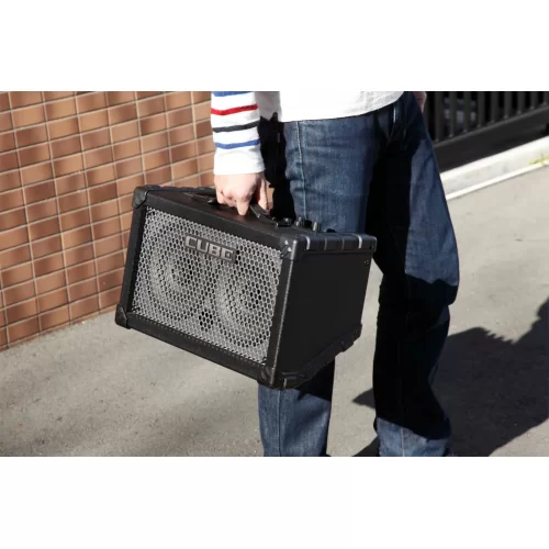 Roland CUBE Street Гитарный комбоусилитель, 5 Вт., 2x6,5"