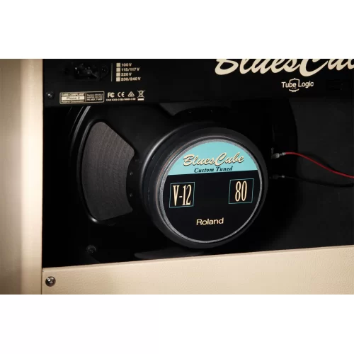 Roland Blues Cube Artist (BC-ARTIST) Гитарный комбоусилитель, 80 Вт., 12"