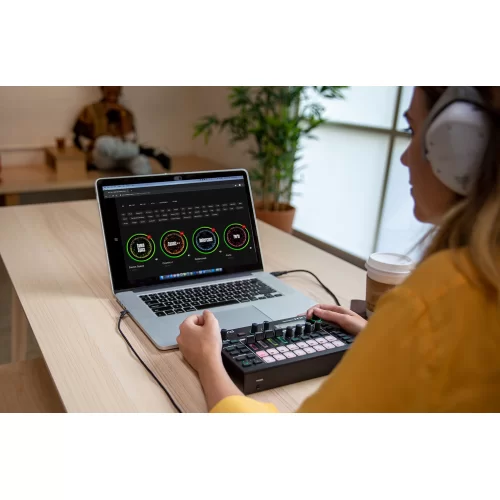 Roland MC-101 Грувбокс