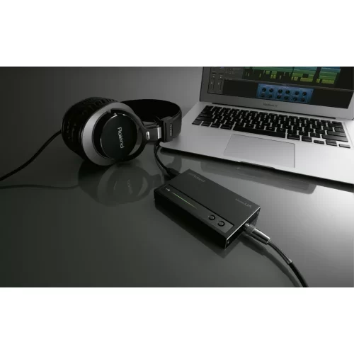Roland UA-M10 Мобильный аудиоинтерфейс USB