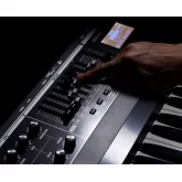 Roland VR-09-B Синтезатор, орган