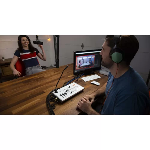 Roland VR-1HD Микшер для потоковой передачи мультимедиа