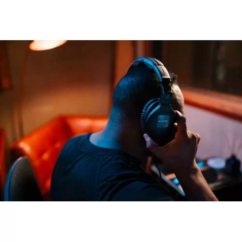 Sennheiser HD 300 PRO Закрытые наушники