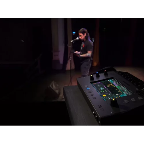 Allen & Heath CQ18T Цифровой микшерный пульт