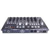 Arturia DrumBrute Impact Аналоговая драм-машина