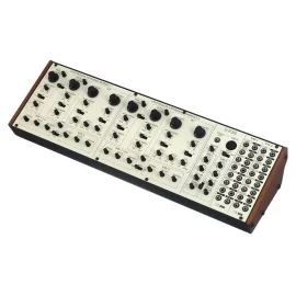 Behringer 2-XM Аналоговый синтезатор