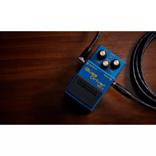 Boss BD-2 Blues Driver Гитарная педаль блюз-драйвер