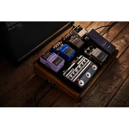 Boss DM-101 Гитарная педаль Delay Machine