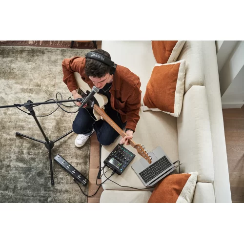 Boss Gigcaster 5 (GCS-5) 5-канальный микшер и аудиоинтерфейс