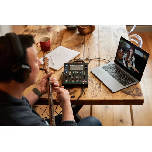 Boss Gigcaster 5 (GCS-5) 5-канальный микшер и аудиоинтерфейс