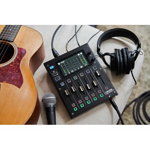 Boss Gigcaster 5 (GCS-5) 5-канальный микшер и аудиоинтерфейс