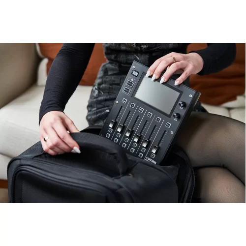 Boss Gigcaster 5 (GCS-5) 5-канальный микшер и аудиоинтерфейс