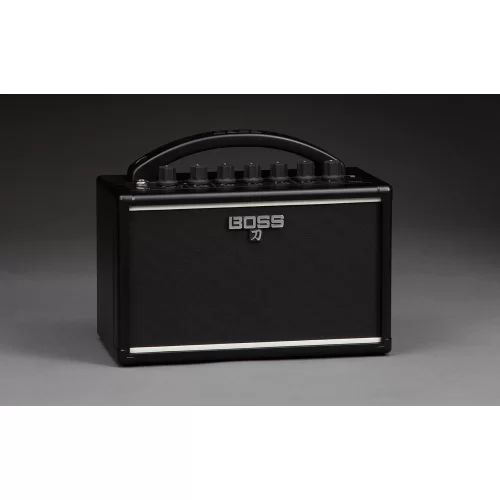 Boss Katana Mini KTN-MINI Гитарный портативный комбоусилитель, 7 Вт., 4"