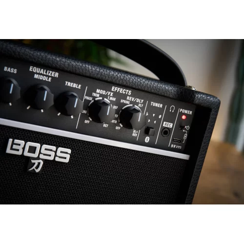 Boss Katana Mini X (KTN-MINI X) Гитарный портативный комбоусилитель, 10 Вт., 5"