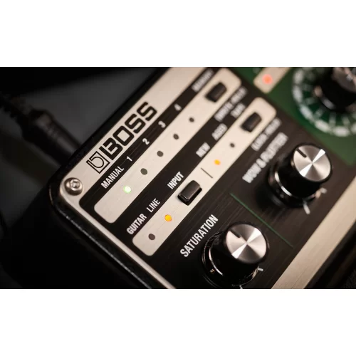 Boss RE-202 Гитарная педаль Space Echo