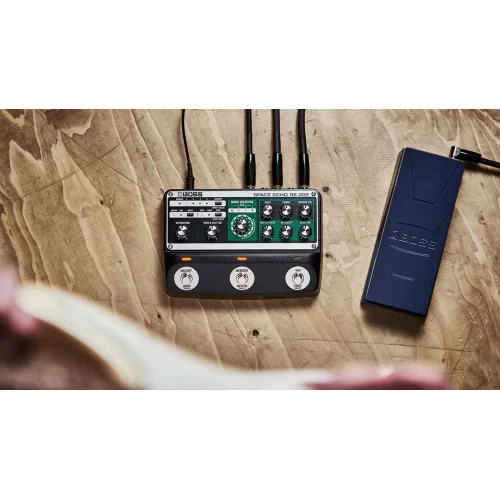 Boss RE-202 Гитарная педаль Space Echo