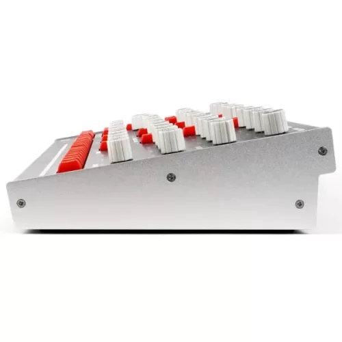 Melbourne Instruments Nina Аналоговый синтезатор