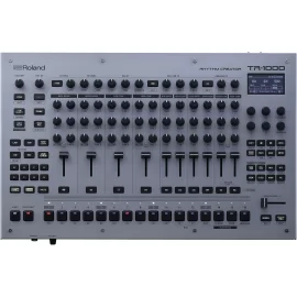 Roland TR-1000 Аналоговая драм-машина