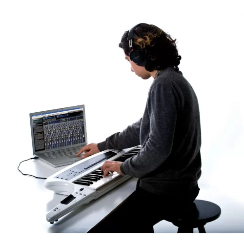 Roland AX-Synth Синтезатор