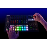 Roland MC-707 Грувбокс