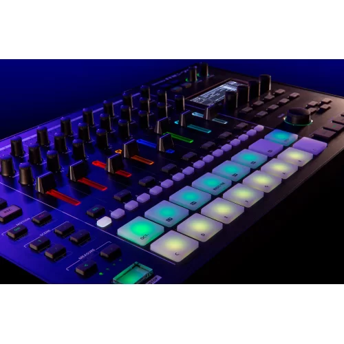 Roland MC-707 Грувбокс