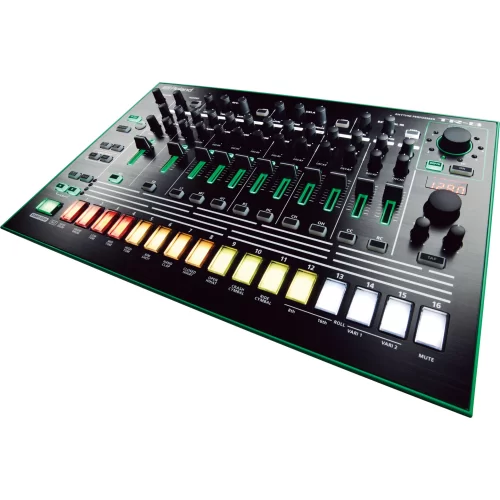 Roland TR-8 Драм-машина