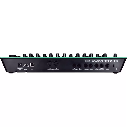 Roland TR-8 Драм-машина