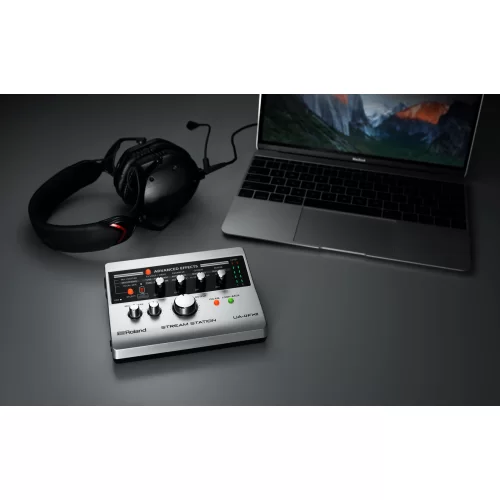 Roland UA-4FX2 Аудиоинтерфейс для интернет-вещания
