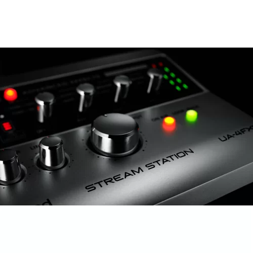 Roland UA-4FX2 Аудиоинтерфейс для интернет-вещания